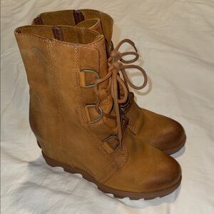 Sorel Joan Of Arctic Wedge II  Color Is Camel - Size 8 Pristine
